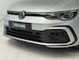 Volkswagen Golf 1.5 eTSI R-Line Business | Navigatie | Achteruitrijcamera | Trekhaak | All-Season Banden | Adaptive Cruise Control | Stoelverwarming |
