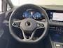 Volkswagen Golf 1.5 eTSI R-Line Business | Navigatie | Achteruitrijcamera | Trekhaak | All-Season Banden | Adaptive Cruise Control | Stoelverwarming |