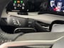 Volkswagen Golf 1.5 eTSI R-Line Business | Navigatie | Achteruitrijcamera | Trekhaak | All-Season Banden | Adaptive Cruise Control | Stoelverwarming |