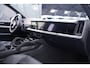 Porsche Cayenne 4.0 V8 S ex bpm. pano-dak soft-close sportuitlaat luchtvering(PASM) electr.trekhaak stoelverwarming v+a en geventileerde voorstoelen exterieur-pakket DAB private-glas 22"lmv sport design sport-chrono Bose sounsystem 360-camera soft-close HUD ACC sportstoelen 18keer-verstelbaar