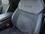 Nissan Ariya Evolve 66 kWh / 99% SOH / Glazen schuif- en kanteldak / CCS snelladen / warmtepomp / Stuur- Stoel & Achterbank verwarming / Head Up Display / Adaptief cruise control / Stoelventilatie / Bose Audio Systeem / Elektrische achterklep / Draadloze telefoon lader /