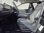 Nissan Ariya Evolve 66 kWh / 99% SOH / Glazen schuif- en kanteldak / CCS snelladen / warmtepomp / Stuur- Stoel & Achterbank verwarming / Head Up Display / Adaptief cruise control / Stoelventilatie / Bose Audio Systeem / Elektrische achterklep / Draadloze telefoon lader /