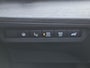 Nissan Ariya Evolve 66 kWh / 99% SOH / Glazen schuif- en kanteldak / CCS snelladen / warmtepomp / Stuur- Stoel & Achterbank verwarming / Head Up Display / Adaptief cruise control / Stoelventilatie / Bose Audio Systeem / Elektrische achterklep / Draadloze telefoon lader /