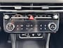 Hyundai Tucson 1.6 T-GDI HEV Premium / Fabrieksgarantie tot 09-2029 / Dealer onderhouden / 1.360 kg Afn. trekhaak / Leder / Elektrische stoelen en klep / Stuur-, stoel- en achterbankverwarming / Stoelventilatie / Camera 360° /