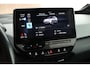 Volkswagen ID.3 First Max 204pk 58 kWh Trekhaak Panoramadak Matrix LED Camera Stoelverwarming Navigatie