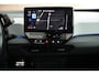 Volkswagen ID.3 First Max 204pk 58 kWh Trekhaak Panoramadak Matrix LED Camera Stoelverwarming Navigatie