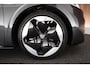 Volkswagen ID.3 First Max 204pk 58 kWh Trekhaak Panoramadak Matrix LED Camera Stoelverwarming Navigatie