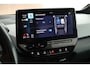 Volkswagen ID.3 First Max 204pk 58 kWh Trekhaak Panoramadak Matrix LED Camera Stoelverwarming Navigatie
