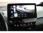 Volkswagen ID.3 First Max 204pk 58 kWh Trekhaak Panoramadak Matrix LED Camera Stoelverwarming Navigatie