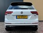 Volkswagen Tiguan 2.0 TSI 180pk 4Motion DSG 3x R-line | Pano | Trekhaak | ACC | HUD | Stoelverwarming | BLIS | 20 Inch |