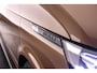 Volkswagen Transporter T6.1 2.0 TDI 150pk DSG L2 Bulli Dubbele Cabine | Leder | 2x Schuifdeur | Adaptieve Cruise Control | 6-persoons | Apple Carplay / Android Auto | Trekhaak | Camera | Navigatie |