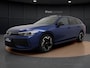 Volkswagen Passat Variant 1.5 272PK eHybrid R-Line | Pano Dak | Trekhaak | 360 Camera | Head-up Display | Harman Kardon | Side Assist | ACC | Stuur-/Stoelverwarming V+A | Elek. Stoelen | Elek. Achterklep | 18'' |