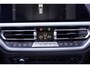 BMW 3-Serie Touring 318i Business Edition BJ2021 Lmv 17" | Led V+A | Pdc | Elek. trekhaak | Elek. achterklep | Navi | Virtual cockpit | Climate control | Cruise control | Verwarmde voorstoelen | Getint glas