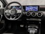 Mercedes-Benz A-klasse 180 AMG Sport Automaat (PANORAMADAK, GROOT NAVI, LEDER/ALCANTARA, CAMERA, STOELVERWARMING, SPORTSTOELEN, NIEUWE APK, LANE ASSIST, NIEUWSTAAT)