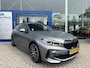 BMW 1-Serie 118i Executive | M-Sport | 19-Inch | BMW-Individual Frozen Grey | Panodak | Stoelverwarming | Camera | Cruise Control | Lederen Bekleding | Dealeronderhouden