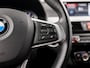 BMW X1 xDrive25e High Executive 221Pk Automaat (GROOT NAVI, CLIMATE, STOELVERWARMING, GETINT GLAS, SPORTSTOELEN, CAMERA, ELEK ACHTERKLEP, NIEUWE APK, NIEUWSTAAT)