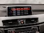 BMW X1 xDrive25e High Executive 221Pk Automaat (GROOT NAVI, CLIMATE, STOELVERWARMING, GETINT GLAS, SPORTSTOELEN, CAMERA, ELEK ACHTERKLEP, NIEUWE APK, NIEUWSTAAT)