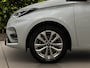 Renault Zoe R110 Life Carshare 52 kWh | SOH 100%! | Eigen accu | Stoel- Stuur verwarming |  | Half leder