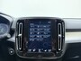 Volvo XC40 T4 211pk R-Design Expr. / Adapt. Cruise / Leder / BLIS / Stoel + Stuurw. Verwarming / PDC + Camera / DAB / Apple CarPlay / Elektr. Achterklep / Noodreservewiel / Keyless / 18'' /