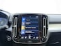 Volvo XC40 T4 211pk R-Design Expr. / Adapt. Cruise / Leder / BLIS / Stoel + Stuurw. Verwarming / PDC + Camera / DAB / Apple CarPlay / Elektr. Achterklep / Noodreservewiel / Keyless / 18'' /