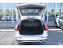 Volvo V60 B4 197 PK Automaat R-Design | Schuif/Kantel Dak | Leder Sportstoelen | H & K | Trekhaak | Stoel/stuur verw. | BLIS |