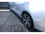 Volvo V60 B4 197 PK Automaat R-Design | Schuif/Kantel Dak | Leder Sportstoelen | H & K | Trekhaak | Stoel/stuur verw. | BLIS |