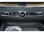 Volvo XC60 T6 Recharge AWD Plus Dark - Panorama/schuifdak - IntelliSafe Assist & Surround - 360º Camera - Harman/Kardon audio - Verwarmde voorstoelen, stuur & achterbank - Parkeersensoren voor & achter - Elektr. bedienb. voorstoelen met geheugen - Head up display - Draadloze tel. lader - Inklapbare trekhaak - 19' LMV