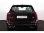 Volvo XC60 T6 Recharge AWD Plus Dark - Panorama/schuifdak - IntelliSafe Assist & Surround - 360º Camera - Harman/Kardon audio - Verwarmde voorstoelen, stuur & achterbank - Parkeersensoren voor & achter - Elektr. bedienb. voorstoelen met geheugen - Head up display - Draadloze tel. lader - Inklapbare trekhaak - 19' LMV