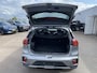 Kia Niro Hybrid 1.6 GDi DynamicLine Plus Navigatie, Achteruitrijcamera, Smart Key, Privacy glass, 18" LMV, Parkeersensoren voor + achter