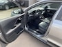 Kia Niro Hybrid 1.6 GDi DynamicLine Plus Navigatie, Achteruitrijcamera, Smart Key, Privacy glass, 18" LMV, Parkeersensoren voor + achter