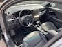 Kia Niro Hybrid 1.6 GDi DynamicLine Plus Navigatie, Achteruitrijcamera, Smart Key, Privacy glass, 18" LMV, Parkeersensoren voor + achter