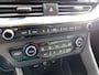 Kia Niro Hybrid 1.6 GDi DynamicLine Plus Navigatie, Achteruitrijcamera, Smart Key, Privacy glass, 18" LMV, Parkeersensoren voor + achter