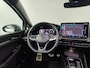 Volkswagen Golf Variant 1.5 eTSI R-Line Edition | Panoramadak | Stoelverwarming | Achteruitrijcamera | Navigatie |