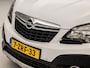 Opel Mokka 1.4 T Edition 140Pk (NAVIGATIE, CLIMATE, GETINT GLAS, SPORTSTOELEN, CRUISE, PARKEERSENSOREN, NIEUWE APK, NIEUWSTAAT)