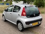 Peugeot 107 1.0-12V XR 5-Drs Stuurbekrachtiging Audio/CD EBD 2 x airbag Getint glas ABS Colorpakket Dealeronderhoud Nieuwe Apk!