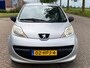 Peugeot 107 1.0-12V XR 5-Drs Stuurbekrachtiging Audio/CD EBD 2 x airbag Getint glas ABS Colorpakket Dealeronderhoud Nieuwe Apk!