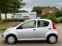 Peugeot 107 1.0-12V XR 5-Drs Stuurbekrachtiging Audio/CD EBD 2 x airbag Getint glas ABS Colorpakket Dealeronderhoud Nieuwe Apk!