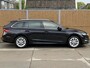 Skoda Octavia Combi 1.0 e-TSI Business Edition Plus Automaat | LED verlichting | Stoelverwarming | Apple CarPlay/Android Auto | Climate control | Adaptieve cruise control | Verwarmde voorruit | Trekhaak | Parkeersensoren voor en achter