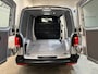 Volkswagen Transporter 2.0 TDI L1H1 150 PK Automaat / Airco / Cruise Control Adap. / CarPlay / PDC / Navigatie / 3-Zits