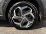 Hyundai Tucson 1.6 T-GDI HEV AWD Premium Edition / Uniek 4WD / Dealer onderhouden / 1.650 kg trekgewicht / Leder / Elektrische klep / Stoelventilatie / Stuur-, stoel- & achterbankverwarming / 19" LM wielen & All Season banden /