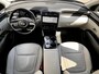 Hyundai Tucson 1.6 T-GDI HEV AWD Premium Edition / Uniek 4WD / Dealer onderhouden / 1.650 kg trekgewicht / Leder / Elektrische klep / Stoelventilatie / Stuur-, stoel- & achterbankverwarming / 19" LM wielen & All Season banden /