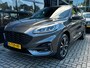 Ford Kuga 2.5 PHEV 225 PK ST-Line | ELEKTR. WEGKLAPBARE TREKHAAK| STUUR, STOEL, VOORRUIT EN ACHTERBANKVERWARMING| ADAPTIEVE CRUISE CONTROL| DODEHOEK DETECTIE| CAMERA + PARKEERSENSOREN| KEYLESS ENTRY & START|