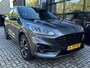 Ford Kuga 2.5 PHEV 225 PK ST-Line | ELEKTR. WEGKLAPBARE TREKHAAK| STUUR, STOEL, VOORRUIT EN ACHTERBANKVERWARMING| ADAPTIEVE CRUISE CONTROL| DODEHOEK DETECTIE| CAMERA + PARKEERSENSOREN| KEYLESS ENTRY & START|