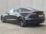 Tesla Model 3 Performance AWD 75 kWh / CCS snelladen / Stuur- Stoel & Achterbank verwarming / Panoramadak / Rondomzicht camera / Draadloze telefoon lader / Elektrische achterklep / Voorruit verwarming / Apple Carplay Android Auto / Lichtmetalen wielen 20“ /