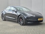 Tesla Model 3 Performance AWD 75 kWh / CCS snelladen / Stuur- Stoel & Achterbank verwarming / Panoramadak / Rondomzicht camera / Draadloze telefoon lader / Elektrische achterklep / Voorruit verwarming / Apple Carplay Android Auto / Lichtmetalen wielen 20“ /