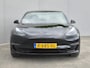 Tesla Model 3 Performance AWD 75 kWh / CCS snelladen / Stuur- Stoel & Achterbank verwarming / Panoramadak / Rondomzicht camera / Draadloze telefoon lader / Elektrische achterklep / Voorruit verwarming / Apple Carplay Android Auto / Lichtmetalen wielen 20“ /