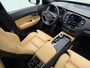 Volvo XC90 T8 390PK Automaat Recharge AWD Inscription | Nubuck Hemel | Head-up | Trekhaak | 360 Camera | Stoelverwarming/verkoeling | Memory | H & K |
