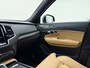 Volvo XC90 T8 390PK Automaat Recharge AWD Inscription | Nubuck Hemel | Head-up | Trekhaak | 360 Camera | Stoelverwarming/verkoeling | Memory | H & K |