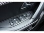 Peugeot 2008 1.2 Turbo 100 Allure | Adaptive Cruise Control | Draadloos Apple Carplay & Android Auto | Parkeersensoren voor & achter | 17'' Lichtmetalen velgen | Full LED