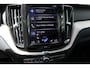 Volvo XC60 B5 Inscription | Panoramadak | Head-up display | Verwarmbare voorstoelen en stuurwiel | Rondom zichtcamera | Elekrische voorstoelen | Apple carplay/Android auto |